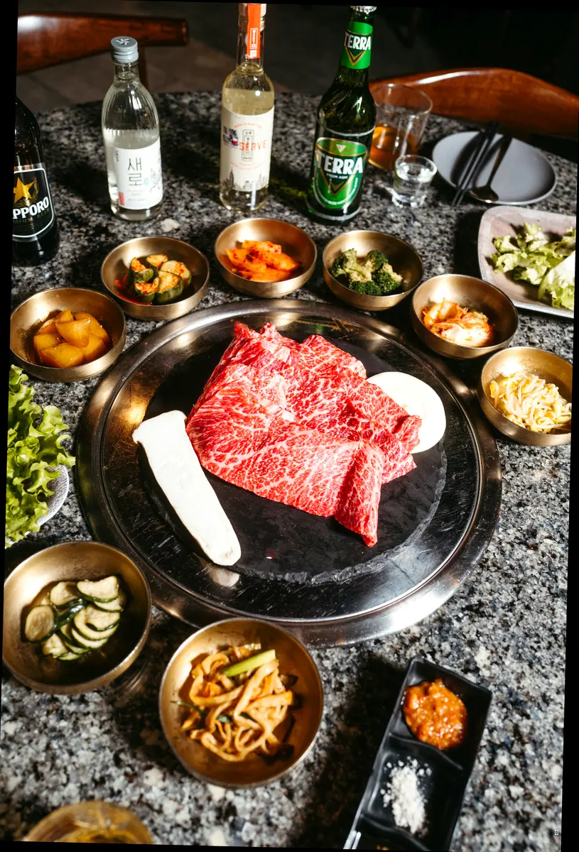눈과 입이 즐거운 곳, 화원짚불구이 내부 분위기와 감동 서비스